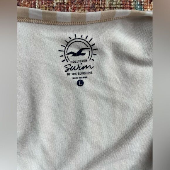 Hollister Swim Striped Beige and White ruffle bottom detail Bikini top - Picture 7 of 7